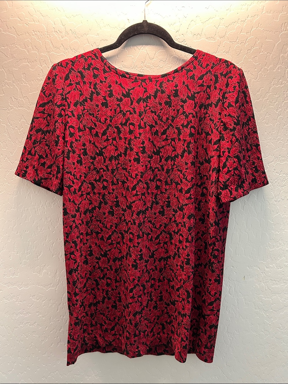 Red and Black Floral Short-Sleeve Women’s Blouse